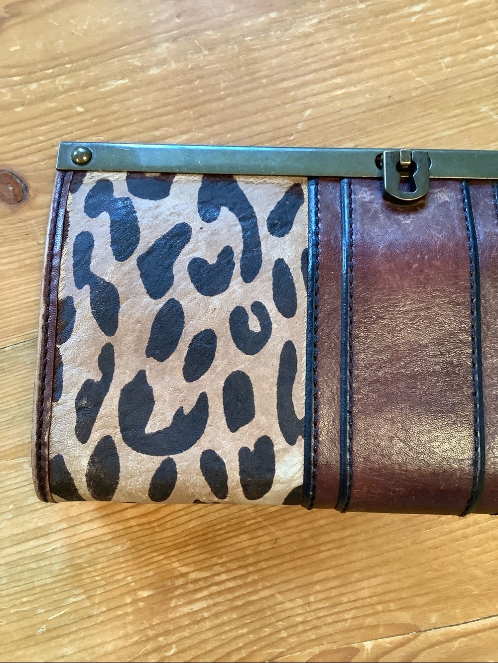 Fossil Leopard Cheetah Animal Print Leather Clutch Wallet - Picture 3 of 11